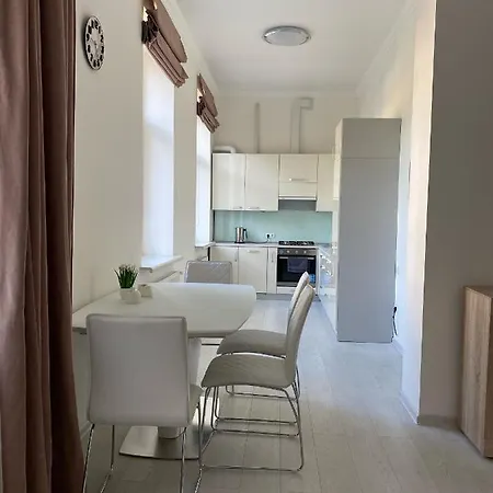 Modern Appartamento Leopoli