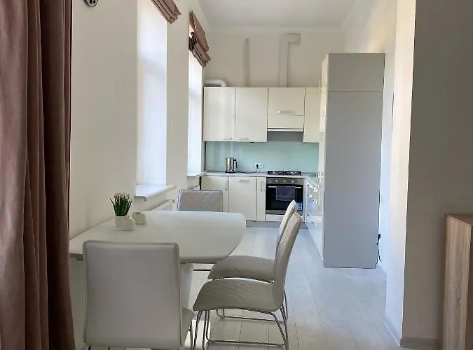 Modern Apartamento Leópolis